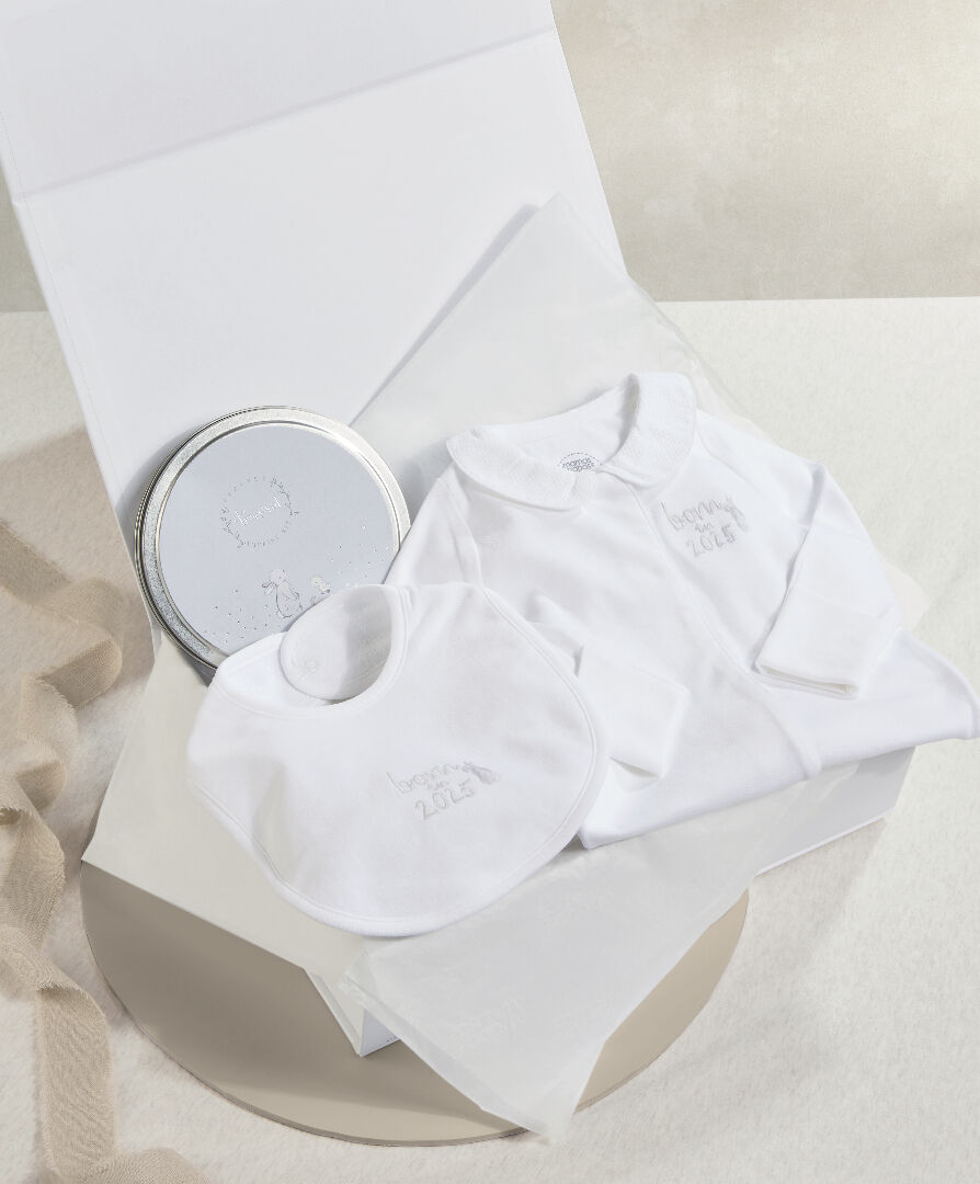 مجموعة هدايا بورن ان 2025 لرضيع، 3 قطع image number 1